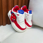 tenis de Spidey con juguete giratorio
