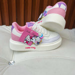 "Tenis Hello Kitty con juguete giratorio