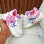 "Tenis Hello Kitty con juguete giratorio